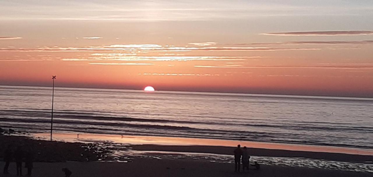 Studio 30 M2 Refait A Neuf Idealement Situe Centre Ville Et Plage Wimereux Luaran gambar